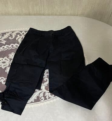 Qara rəngdə məktəb, gəzinti üçün uyğun şalvar. Ayaqı düyməli. 8 azn lalafo.az -da Qara rəngdə məktəb, gəzinti üçün uyğun şalvar. Ayaqı düyməli. 8 azn