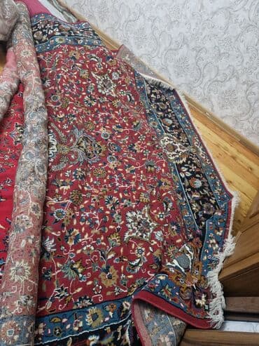 Xalçalar 2si 4×3 biri isə3×2 qiy 3nə aiddi Ünvan Xalqlar dostluğu lalafo.az -da Xalçalar 2si 4×3 biri isə3×2 qiy 3nə aiddi Ünvan Xalqlar dostluğu