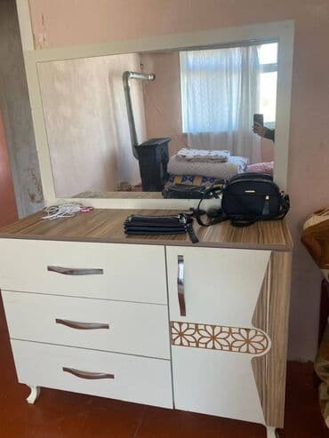 İşlənmiş, Aksesuar rəfi, Düz, Azərbaycan lalafo.az -da İşlənmiş, Aksesuar rəfi, Düz, Azərbaycan