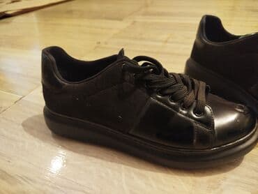 Qara rəngdə uniseks idman üslublu ayaqqabı - Rəng: tam qara - lalafo.az -da Qara rəngdə uniseks idman üslublu ayaqqabı - Rəng: tam qara -