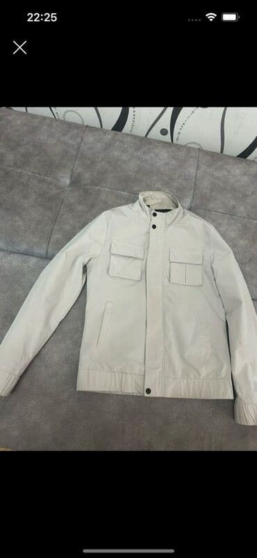 Kişi gödəkçəsi – açıq bej rəng - Model: yüngül, küləkkeçirməz üslubda lalafo.az -da Kişi gödəkçəsi – açıq bej rəng - Model: yüngül, küləkkeçirməz üslubda