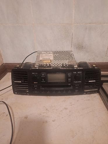 Toyota orijinal avtomobil maqnitofonu və mərkəzi konsol bloku lalafo.az -da Toyota orijinal avtomobil maqnitofonu və mərkəzi konsol bloku