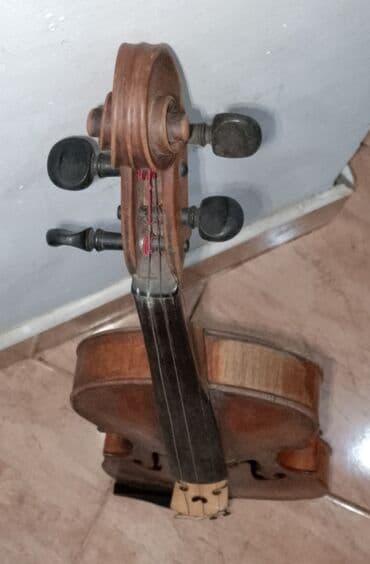 Skripka (klassik 4 simli) - Korpus: ağacdan (üst lövhə, arxa və lalafo.az -da Skripka (klassik 4 simli) - Korpus: ağacdan (üst lövhə, arxa və