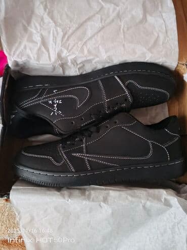 Qara idman ayaqqabısı – tikiş detallı - Rəng: tam qara, kontrast ağ lalafo.az -da Qara idman ayaqqabısı – tikiş detallı - Rəng: tam qara, kontrast ağ