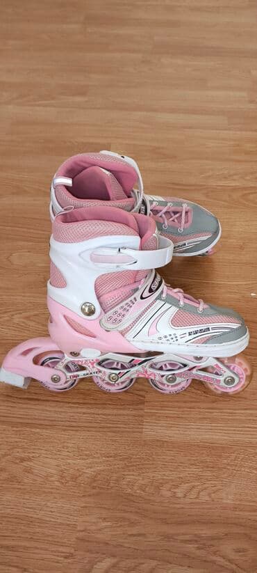 Rolik az istifadə olunub.Tənzimlənə bilən ayaq razmeri 36,37,38 lalafo.az -da Rolik az istifadə olunub.Tənzimlənə bilən ayaq razmeri 36,37,38