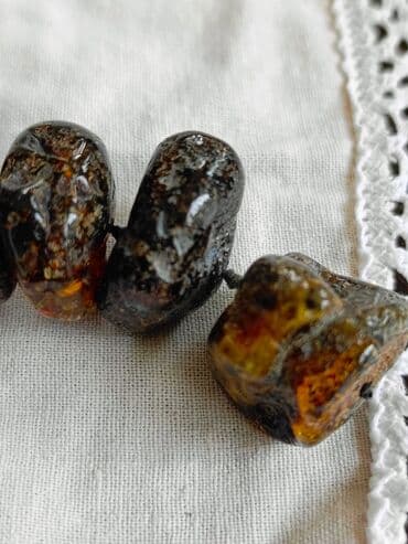 Təbii,müalicəvi bütöv daş kəhrəba.1 qramı 4 azn.Qarantiya və lalafo.az -da Təbii,müalicəvi bütöv daş kəhrəba.1 qramı 4 azn.Qarantiya və