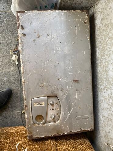 Pitiminutkalar: Məhsul: köhnə tip qaz ilə işləyən su qızdırıcısı (divar tipli geyzer) lalafo.az -da — 1 Pitiminutkalar: Məhsul: köhnə tip qaz ilə işləyən su qızdırıcısı (divar tipli geyzer) — 1