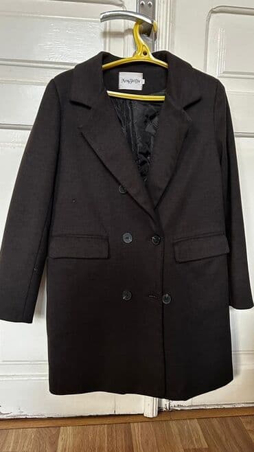 Qara rəngli qadın palto Ölçu : S - Model: ikiqat düyməli, klassik lalafo.az -da Qara rəngli qadın palto Ölçu : S - Model: ikiqat düyməli, klassik