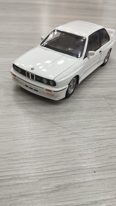 BMW M3 E30 model avtomobil maketi - Ölçü nisbəti: təxmini 1:18 lalafo.az -da BMW M3 E30 model avtomobil maketi - Ölçü nisbəti: təxmini 1:18