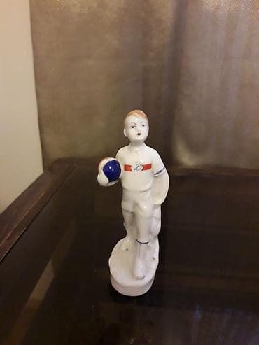 СССР.Фарфор.Две статуэтки.Динамовец.В хорошем состоянии lalafo.az -da СССР.Фарфор.Две статуэтки.Динамовец.В хорошем состоянии