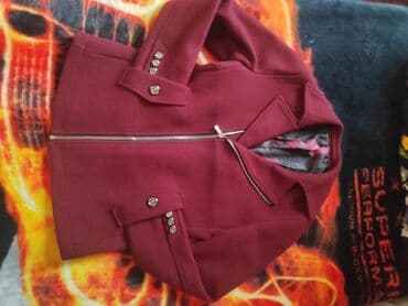 Uniseks bordo rəngdə qısa palto Xüsusiyyətlər: - Material: qalın lalafo.az -da Uniseks bordo rəngdə qısa palto Xüsusiyyətlər: - Material: qalın