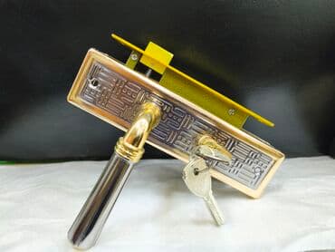 Qapı tutacağı və kilid mexanizmi dəsti - Material: metal korpus lalafo.az -da Qapı tutacağı və kilid mexanizmi dəsti - Material: metal korpus