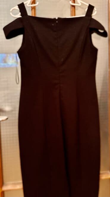 Коктейльное платье с черное с легким блеском lalafo.az -da Коктейльное платье с черное с легким блеском