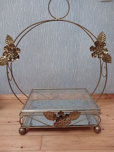 Metal-şüşə dekorativ səbət/stand - Material: qızılı rəngli metal lalafo.az -da Metal-şüşə dekorativ səbət/stand - Material: qızılı rəngli metal