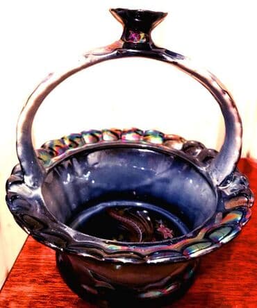 Продается вазочка-конфетница, антикварная. Очень оригинальная и lalafo.az -da Продается вазочка-конфетница, антикварная. Очень оригинальная и