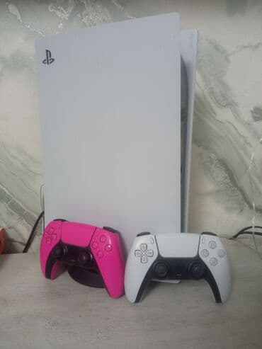 PlayStation 5 (diskli versiya) + 2 ədəd DualSense idarəetmə paneli - lalafo.az -da PlayStation 5 (diskli versiya) + 2 ədəd DualSense idarəetmə paneli -