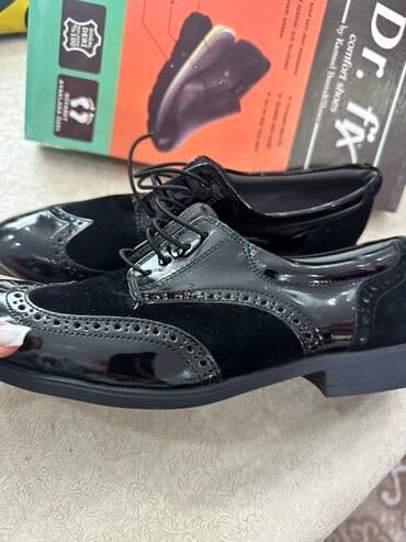 Yeni Oğlan uşağı ayaqqabısı 39 ölçü 38ə də gedər lalafo.az -da Yeni Oğlan uşağı ayaqqabısı 39 ölçü 38ə də gedər