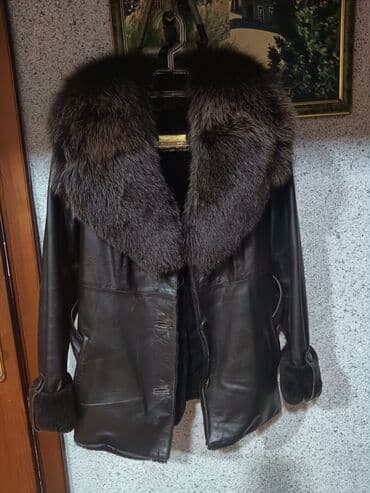 Dəri,tükləri natural,s razmer,500azn almışam 200azn satıram lalafo.az -da Dəri,tükləri natural,s razmer,500azn almışam 200azn satıram