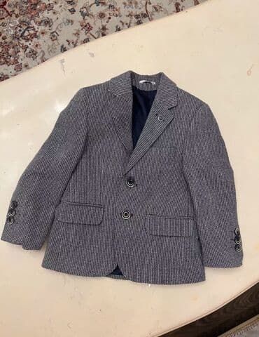 3-4yaş Uşaq üçün klassik pencək - Model: iki düyməli, klassik döşlüklü lalafo.az -da 3-4yaş Uşaq üçün klassik pencək - Model: iki düyməli, klassik döşlüklü