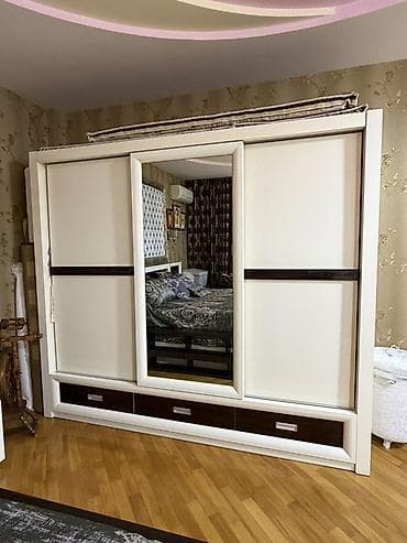 3 двери, С зеркалом, Белый, Купе, Прямой шкаф at lalafo.az 3 двери, С зеркалом, Белый, Купе, Прямой шкаф
