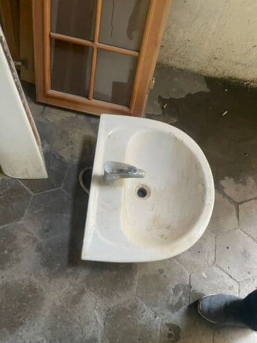 Divar tipli keramika hamam əl-üz yuma lavabosu - Material: ağ lalafo.az -da Divar tipli keramika hamam əl-üz yuma lavabosu - Material: ağ