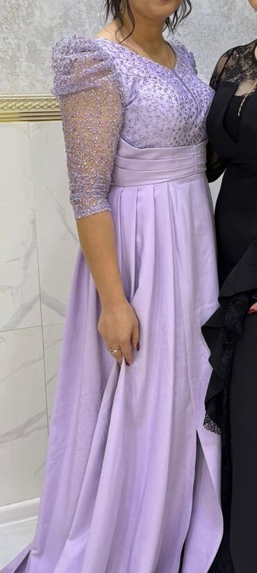 Zərif bənövşəyi rəngli ziyafət/libas. - Üst hissə incə muncuq və daş lalafo.az -da Zərif bənövşəyi rəngli ziyafət/libas. - Üst hissə incə muncuq və daş