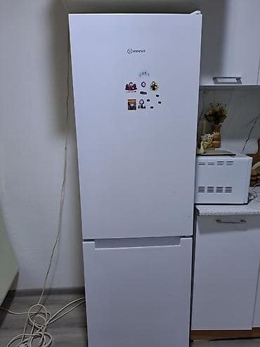İşlənmiş 2 qapılı Indesit Soyuducu Satılır, rəng - Ağ, Təkərli lalafo.az -da İşlənmiş 2 qapılı Indesit Soyuducu Satılır, rəng - Ağ, Təkərli