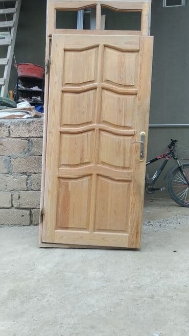 Ev qapısı: 3 ədəd şüşəli və 1 ədəd şüşəsiz taxta qapı - Material lalafo.az -da Ev qapısı: 3 ədəd şüşəli və 1 ədəd şüşəsiz taxta qapı - Material