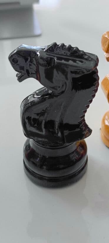 Dəbilqələr: Şəxsi kolleksiyadan.Ekskluziv-taxtanın iç tərəfində əfsanəvi Ukrayna lalafo.az -da — 32 Dəbilqələr: Şəxsi kolleksiyadan.Ekskluziv-taxtanın iç tərəfində əfsanəvi Ukrayna — 32