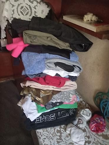 Qadın və kişi geyimlərindən qarışıq paket ünvan Əmircan - Üst lalafo.az -da Qadın və kişi geyimlərindən qarışıq paket ünvan Əmircan - Üst