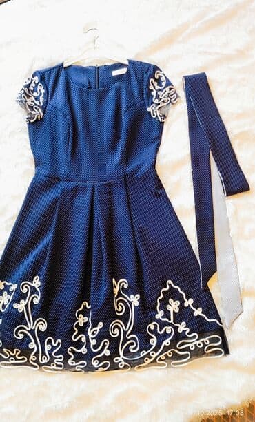 Ağ naxışlı, qısaqol don.1 Defe geyinilib, razmer kiçik gəldiyi üçün lalafo.az -da Ağ naxışlı, qısaqol don.1 Defe geyinilib, razmer kiçik gəldiyi üçün