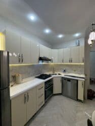 Qonaq otağı üçün, İşlənmiş, Dördbucaq masa, 8 stul lalafo.az -da Qonaq otağı üçün, İşlənmiş, Dördbucaq masa, 8 stul