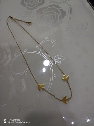 Qızılı rəngdə zərif boyunbağı - Dizayn: incə zəncir üzərində 3 ədəd lalafo.az -da Qızılı rəngdə zərif boyunbağı - Dizayn: incə zəncir üzərində 3 ədəd