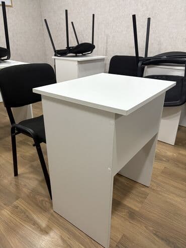 20 stol var. Hamsı ağ rəngdə. Əksəriyyəti ümumiyyətlə alınıb amma lalafo.az -da 20 stol var. Hamsı ağ rəngdə. Əksəriyyəti ümumiyyətlə alınıb amma