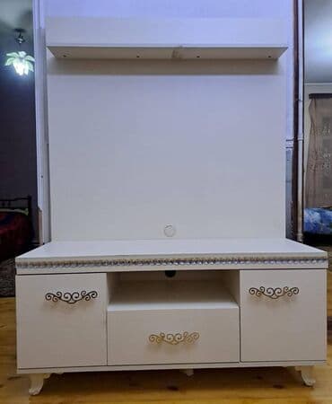 İşlənmiş, Düz TV altlığı, Polkasız lalafo.az -da İşlənmiş, Düz TV altlığı, Polkasız