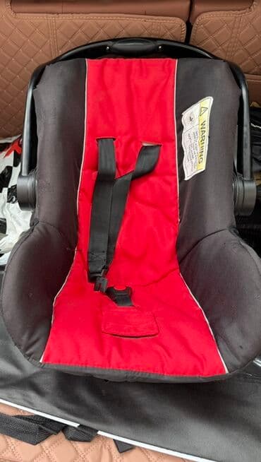 Qırmızı-qara rəngli körpə avtokreslosu - Arxa istiqamətdə lalafo.az -da Qırmızı-qara rəngli körpə avtokreslosu - Arxa istiqamətdə