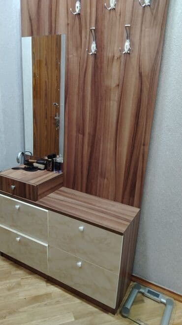 Dəhliz dolabı islənmiş əla vəziyyətdə lalafo.az -da Dəhliz dolabı islənmiş əla vəziyyətdə