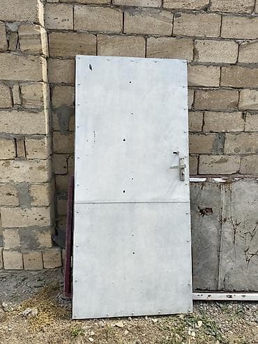 Metal qapı dəsti - Material: qalın metaldan hazırlanmış qapı vərəqi lalafo.az -da Metal qapı dəsti - Material: qalın metaldan hazırlanmış qapı vərəqi