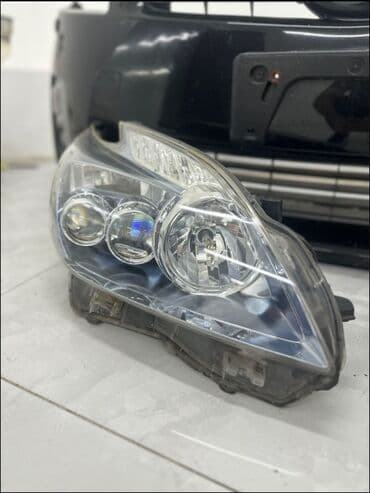 Komplekt, Yaxın və uzaq vuran işıqlar Toyota lalafo.az -da Komplekt, Yaxın və uzaq vuran işıqlar Toyota