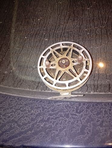 Потолок: Balıqçılıq çubuğu və iki ədəd klassik metal çarx (sarma barabanı) - at lalafo.az — 1 Потолок: Balıqçılıq çubuğu və iki ədəd klassik metal çarx (sarma barabanı) - — 1