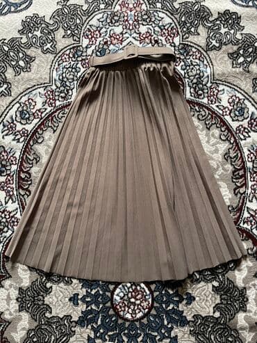 Yubka, açıq koriçnevıy rəngdə, deffekti yoxdur, təzədir. Razmer XS, S lalafo.az -da Yubka, açıq koriçnevıy rəngdə, deffekti yoxdur, təzədir. Razmer XS, S