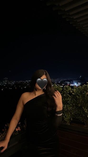 Qara məxməri gecə geyimi 1 dəfə güyinilib - Model: bir çiyin açıq lalafo.az -da Qara məxməri gecə geyimi 1 dəfə güyinilib - Model: bir çiyin açıq