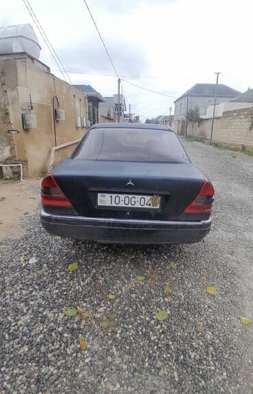 Mercedes-Benz C-Class sedan (W202) Xüsusiyyətlər: - Kuzov: 4 qapılı lalafo.az -da Mercedes-Benz C-Class sedan (W202) Xüsusiyyətlər: - Kuzov: 4 qapılı