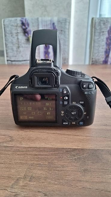 Canon EOS 1100D modeli, iki rəngli qara korpusa malik DSLR lalafo.az -da Canon EOS 1100D modeli, iki rəngli qara korpusa malik DSLR