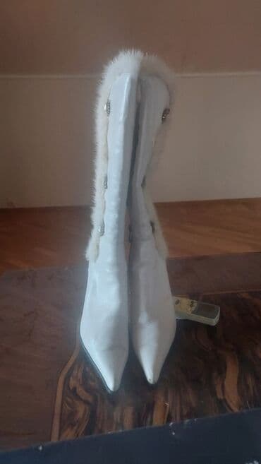 Çəkmə, Ölçü: 37, rəng - Ağ, İşlənmiş lalafo.az -da Çəkmə, Ölçü: 37, rəng - Ağ, İşlənmiş