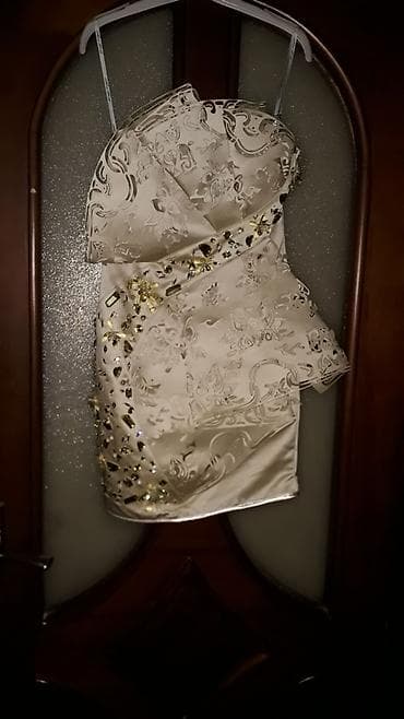 300 azn alinib. 1defe 2 saat geyinilib. Razmer 36-38 lalafo.az -da 300 azn alinib. 1defe 2 saat geyinilib. Razmer 36-38