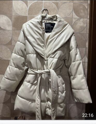 Qadın üst geyimləri – 2 model 1) Açıq krem rəngli şişmə paltarüstü - lalafo.az -da Qadın üst geyimləri – 2 model 1) Açıq krem rəngli şişmə paltarüstü -