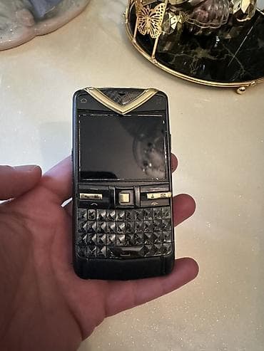 Vertu Constellation Quest, 8 GB, rəng - Qara, Düyməli lalafo.az -da Vertu Constellation Quest, 8 GB, rəng - Qara, Düyməli