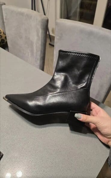 Uzunboğaz, Elle, Ölçü: 40, rəng - Qara, Yeni lalafo.az -da Uzunboğaz, Elle, Ölçü: 40, rəng - Qara, Yeni