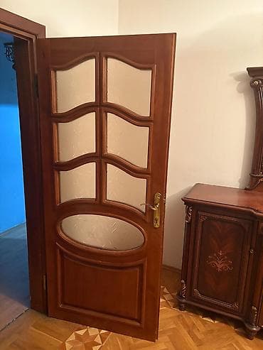 Taxta şüşəli qapı və vitrajlı arakəsmə dəsti - Material: təbii fıstıq at lalafo.az Taxta şüşəli qapı və vitrajlı arakəsmə dəsti - Material: təbii fıstıq